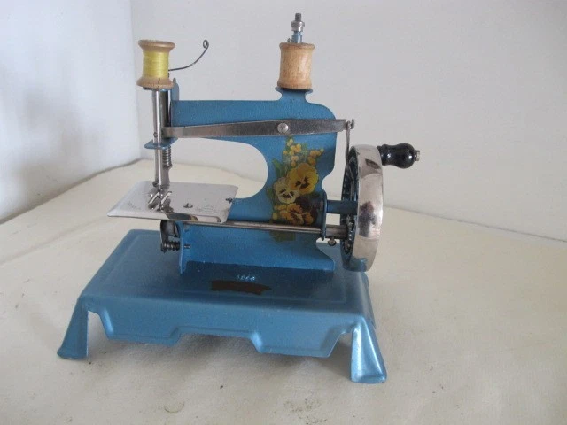 Rare Machine à Coudre Jouet Ancienne de Collection : Baby