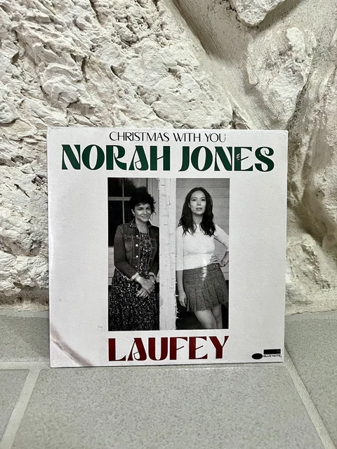 NORAH JONES & Laufey - Christmas With You - 7
