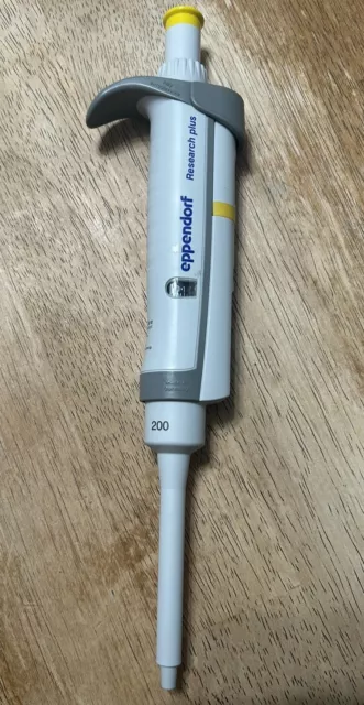 Eppendorf Research Plus 20-200uL Volumetric Adjustable Pipet Pipette