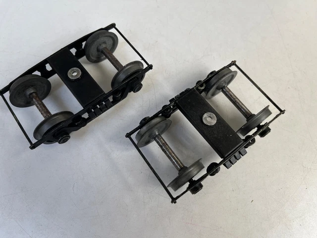 FOBBI LOT DE 2 bogies avec essieux en métal pour voitures voyageurs FOBBI LOT DE 2 bogies avec essieux en métal pour voitures voyageurs