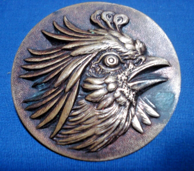 ANCIEN GROS  BOUTON  en  laiton COQ CHANTECLER - COQ DE BRUYERE 45 mm