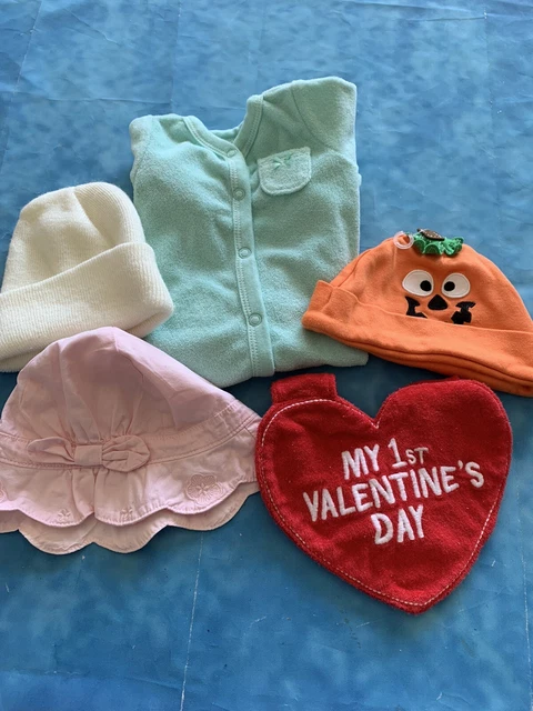 Carters  Baby Girl Newborn Lot Mouse Footed Pajamas Sleeper 3 Hats  1 Bib