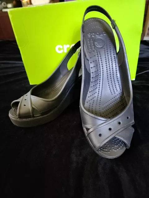 Crocs Black Farrah Wedge Peep Toe Sandals Womens Sz 10  Excellent Used Condition