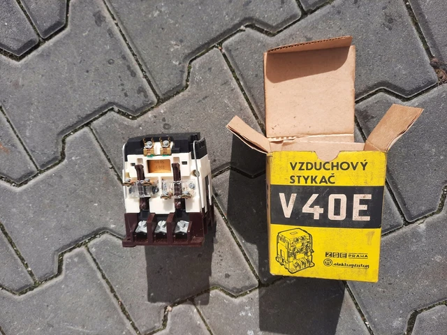 V40E Schütz 40A Spule 220V /#R M08T 8245