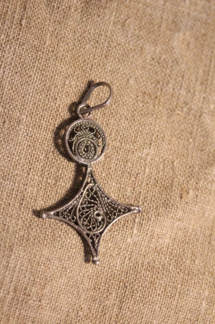 Pendentif Ancien En Argent Massif Traditionnel émaillé De Ben Yenni - Occasion