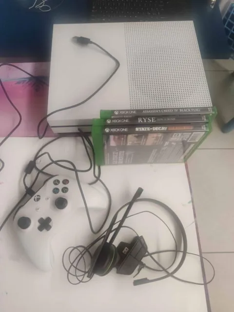 Console Microsoft Xbox One S Bianca Da 1TB Completa Controller Originale e Cavi