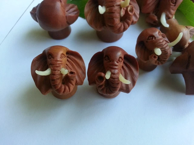 1 Pair Organic Hand Carved  3D elephant SAWO Wood Ear Plugs Tunnel Gauges 3