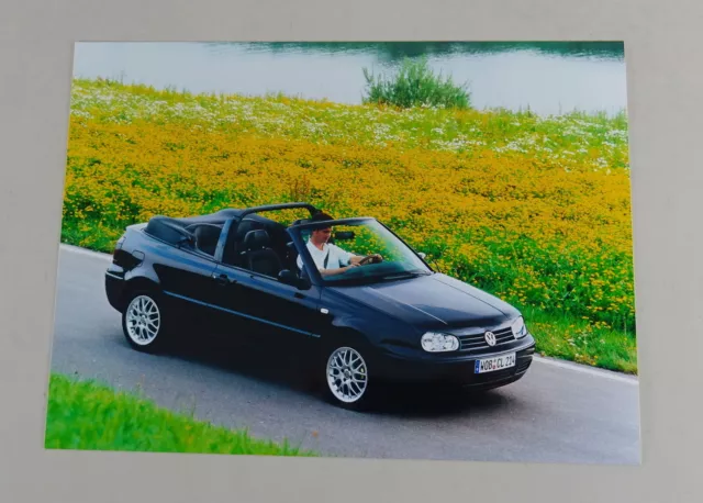 Foto de Prensa VW Golf IV / 4 Cabrio antes De Campo de Flores De 10/2000