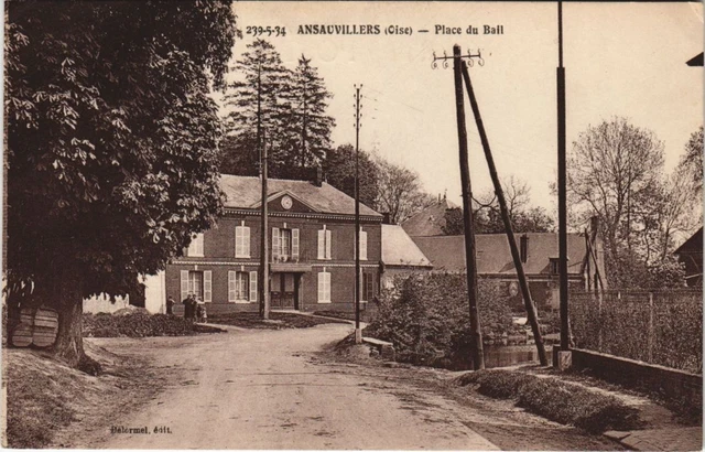 CPA ANSAUVILLIERS Place du Bail (999732)