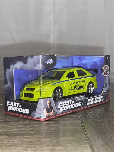 Voiture Miniature Tiny City 200 - MITSUBISHI FUSO Avec Panneau D'avertissement - Échelle 1:64 - Neuf