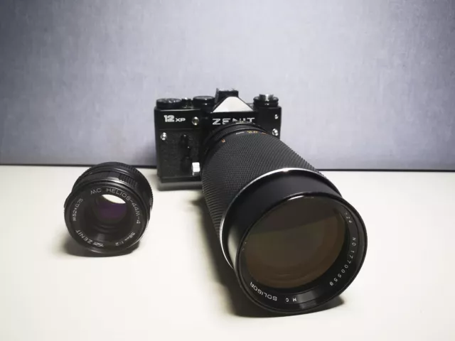 Fotoapperat ZENIT 12 xp mit Objektiv Zenit und Soligor .