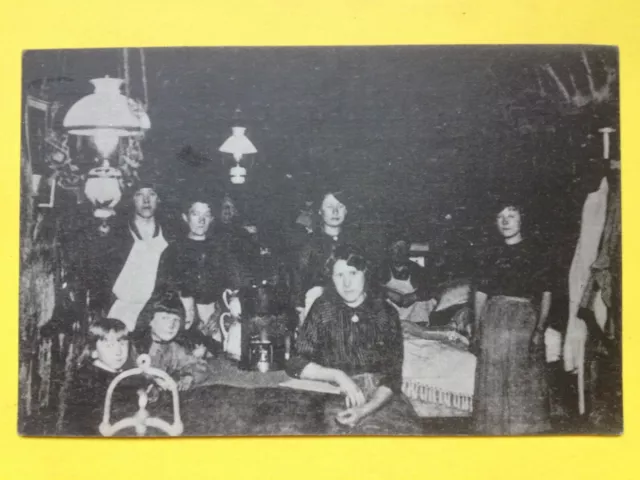 cpa FRANCE Guerre 14-18 REIMS (Marne) REFUGEES in the CELLARS of POMMERY