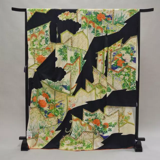 Japanese Traditions Pure Silk Furisode Black Folding Screen Floral Pattern