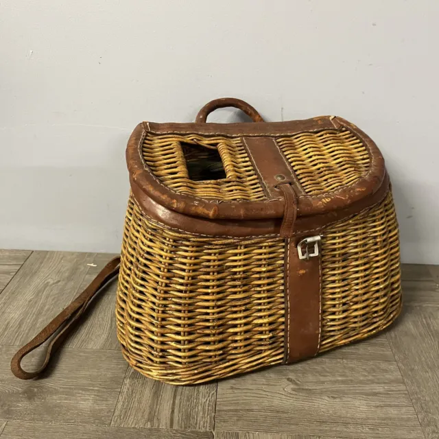 BEAUTIFUL, ORIGINAL, VINTAGE, Wicker Fly Fishing Creel, Lightly Used $31.99  - PicClick