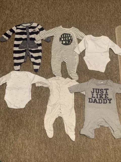 Lot bébé/nouveau-né/vêtements/bébé garçon 0-1 mois (F16)