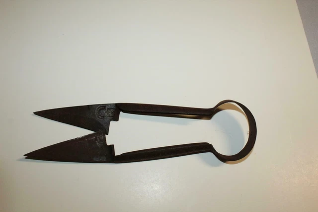 Vintage Sheep Shears Shearsteel WWG Rusted Patina Rustic Collectible