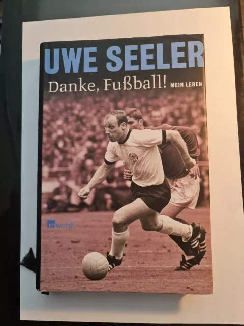 Uwe Seeler: *Danke , Fußball ! Mein Leben*- mit original Autogramm  im Buch