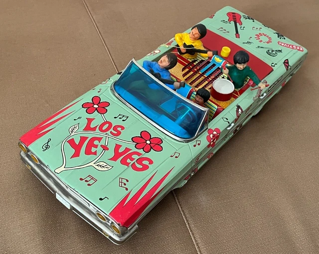 BEATLES Los YE-YES Auto Tôle FORD Galaxie JOUET Musical RICO ca 1965 Long 48 cm