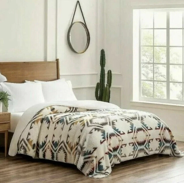 PENDLETON HOME COLLECTION Queen Sherpa Fleece Blanket White Sand