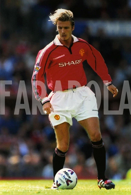 Football.Eric Cantona, Manchester United, avec une nouvelle tête de rasoir Photo Stock - Alamy