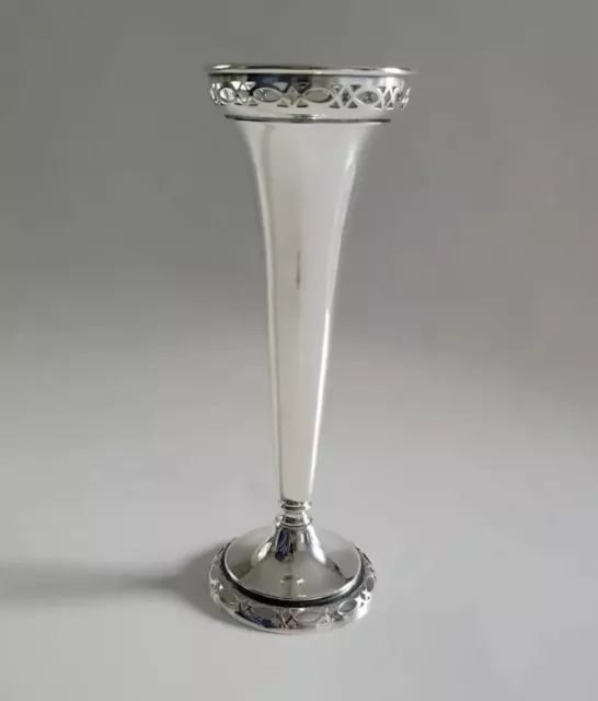 Vintage Reed & Barton Sterling Trumpet Vase 6.5", 80 Gms