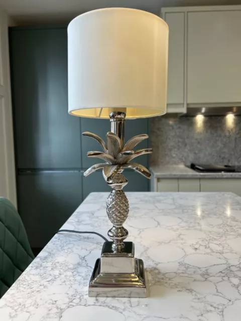 Table lamp, Pineapple design table lamp, by Dar Lighting