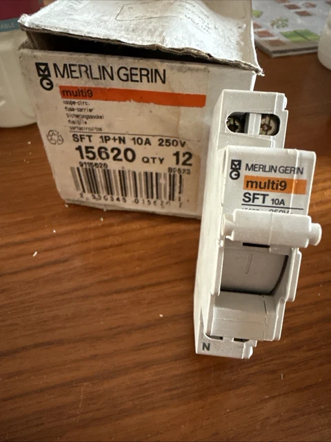 SECTIONNEUR PORTE FUSIBLE Merlin Gerin 15620 10A SFT Multi9 Neuf EUR 6