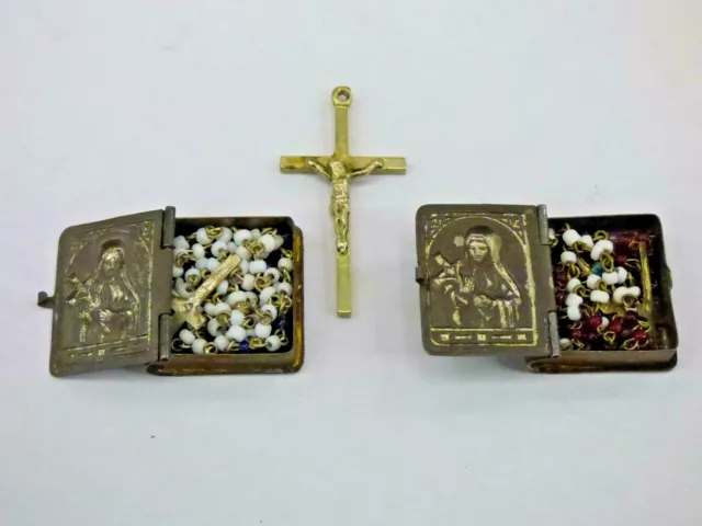 3 religiöse Artikel Kreuz Anhänger + 2x Miniatur Rosenkranz in Buch-Etui