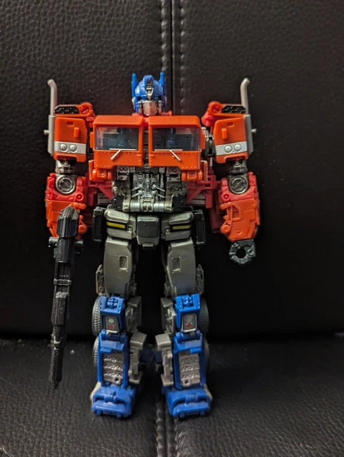 Transformers Studio Series 38 : Bumblebee Voyager Class, Le Cadeau Pour Les Fans D'Optimus Prime !