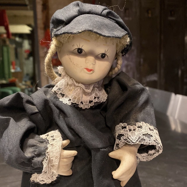 ANCIENNE POUPEE AUTOMATE Tricoteuse Avec Boite D'origine Made In Western Germany EUR 19,90 - FR
