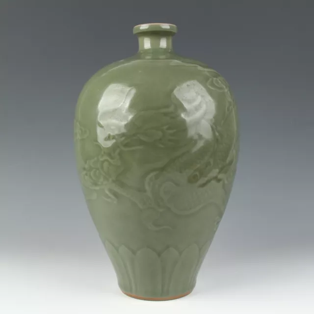 Chinese Antique Celadon Glazed Porcelain Carved Dragon Pattern Vase