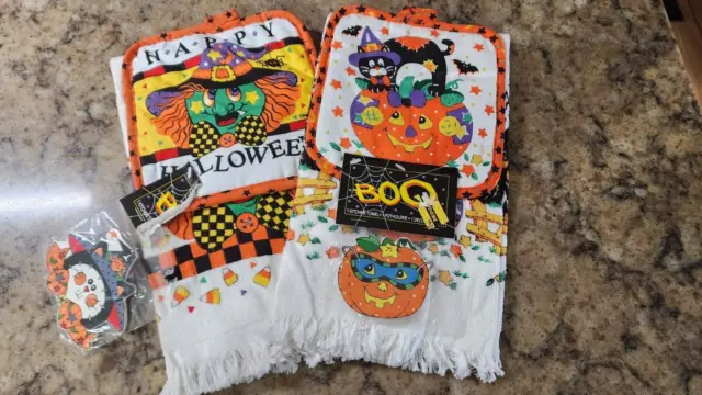 https://www.picclickimg.com/ftsAAOSw2o5ljyc5/BD-Halloween-Towel-Hot-Pad-Holder-Pin-Spooky.webp