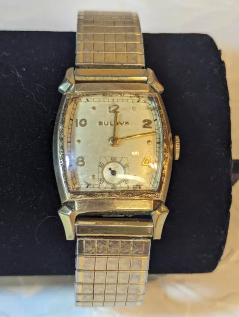 VINTAGE 1950’S MENS BULOVA 15 Jewels 10k GOLD FILLED BEZEL CALIBER 10BC Runs