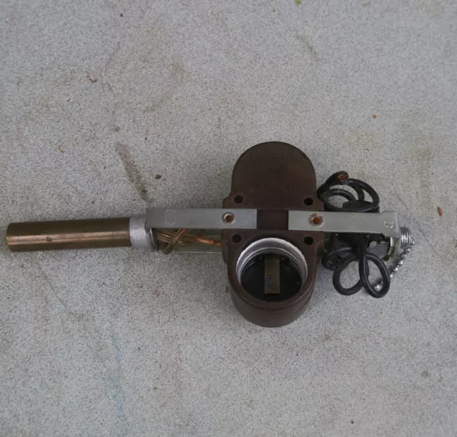 Vintage double socket lamp Part hub cluster metal bakelite w pull chain ASIS