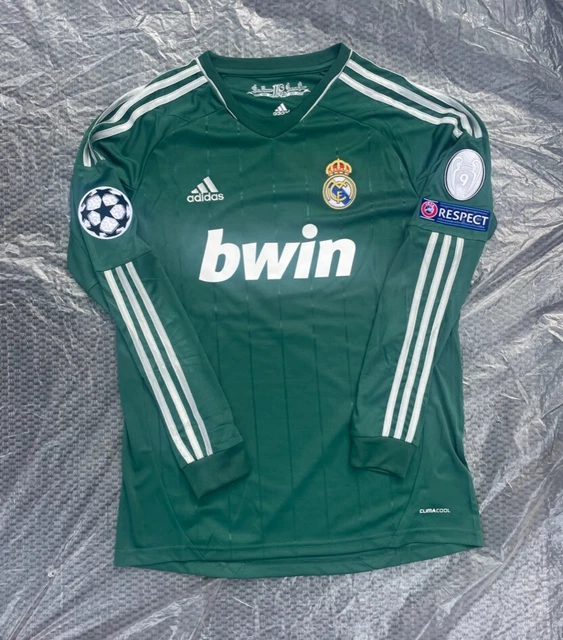 Maillot de foot vintage Real Madrid 2015 2016 third noir
