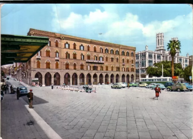 Cartolina Cagliari Citta'   Viaggiata 1960 Piazza Matteotti Regalo