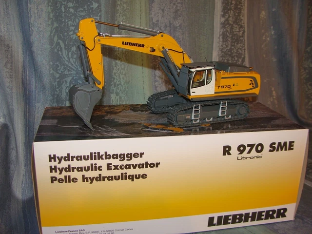 WSI 64-2002 Liebherr R 970 Tracked Excavator – 1:50 Scale Diecast Model – Yellow