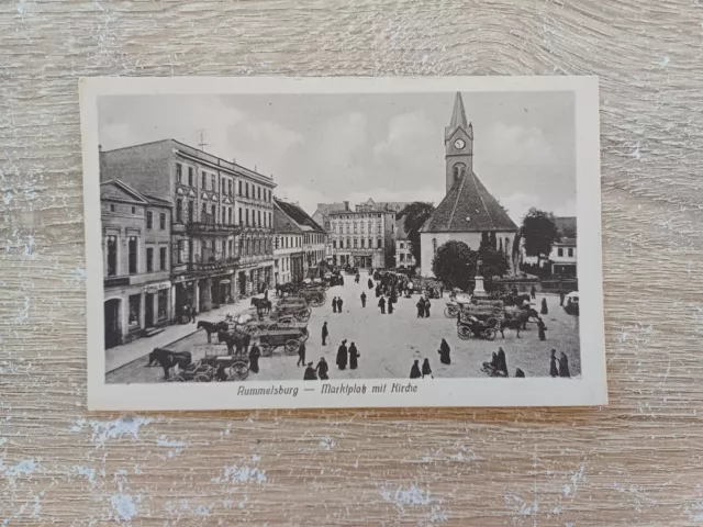 Orig.Photo AK."Rummelsburg - Marktplatz mit Kirche"