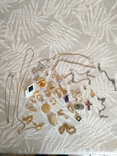 Lot De Bijoux Vintage - Broches, Strass, Fond De Tiroir - Manque Quelques Pierres