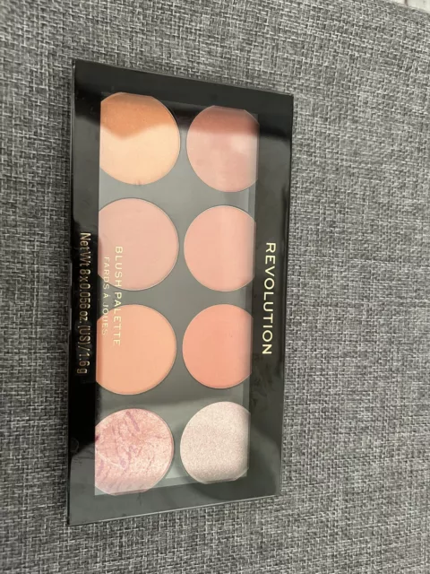 Make Up Revolution Blush Palette