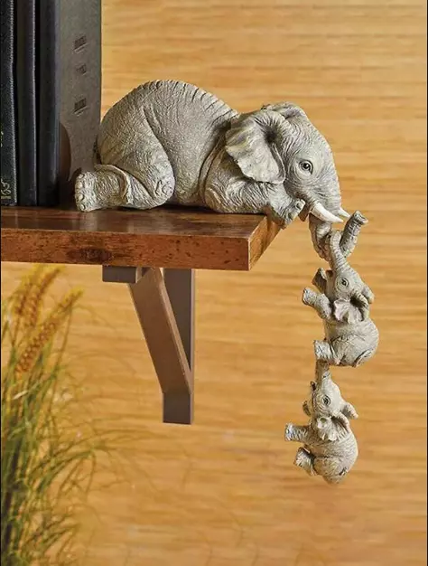 3pcs Elephant Design Statue Mother Holding Hanging Babies Cute Decoration Craft