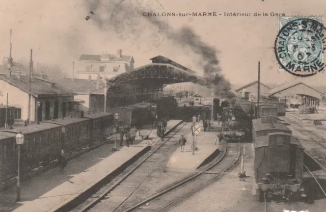 CPA 51 CHALONS on MARNE interior of the station