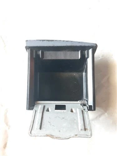 MR114064 PORTA CENERE Mitsubishi Carisma Berlina 5 (DA0)(1995->)