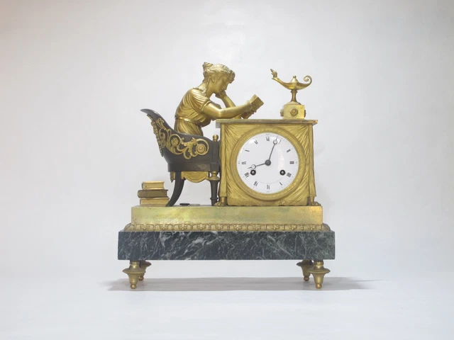 Antico orologio da tavolo in bronzo dorato francese parigina