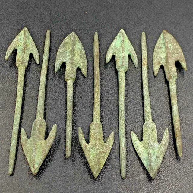 OLD Collection of 7 bronze arrows and spear points, Roman and later (14)