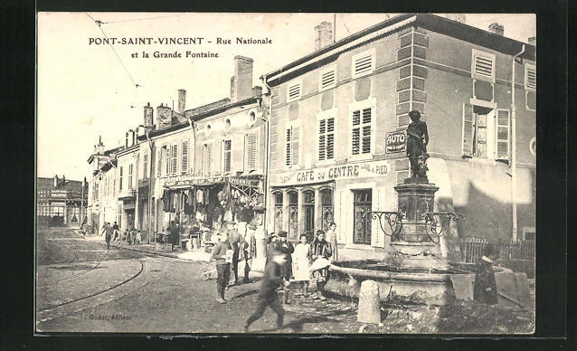 CPA Pont-Saint-Vincent, Rue Nationale et la Grande Fontaine, Cafe du Centre