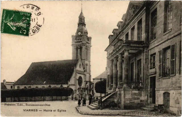 CPA Viarmes Mairie et Eglise FRANCE (1332695)