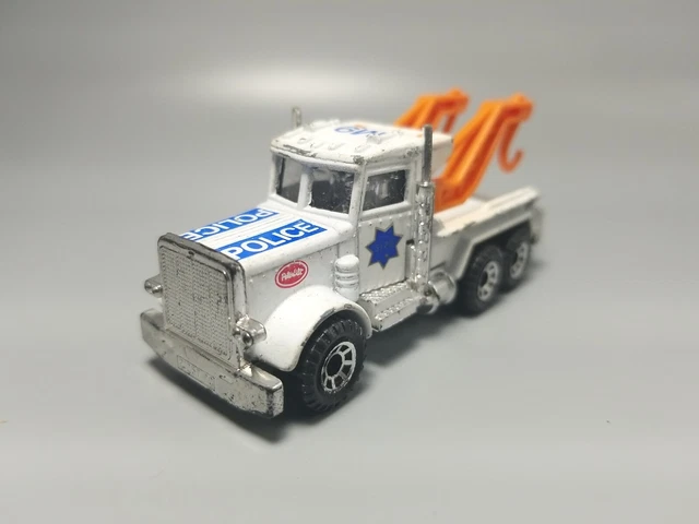 1981 Peterbilt SFPD Highway Police Wreck Tow Truck White Matchbox Diecast 1:80