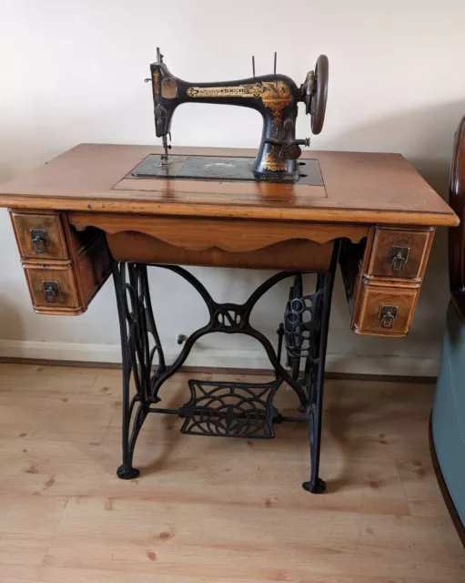 Antique Singer Sewing Treadle Machine Table (1900's)