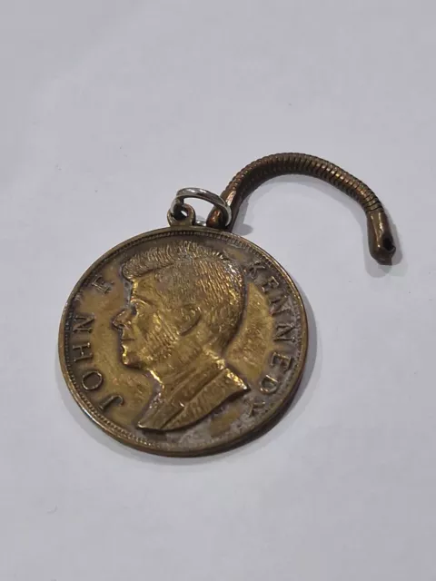 JOHN F KENNEDY COIN KEY RING ASK NOT WHAT Your Country Can Do For You 1963 Medal